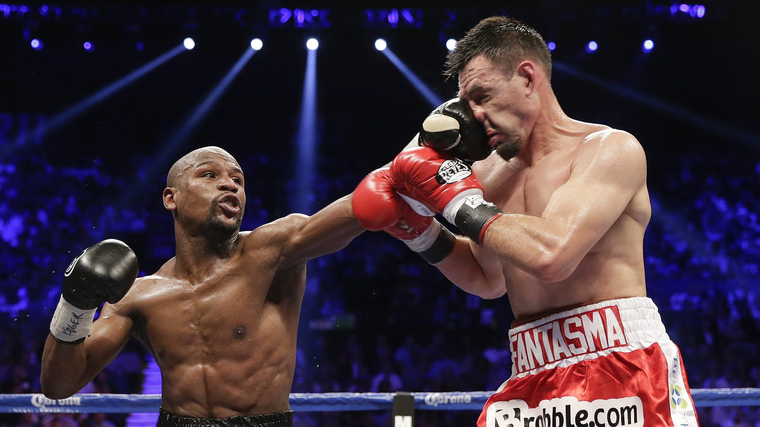 杜兰特回归赛场，突破纪录首场状态亮眼，拜仁观众沸腾！